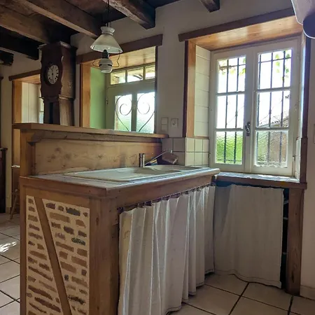 Holiday home Maison De Caractere Renovee